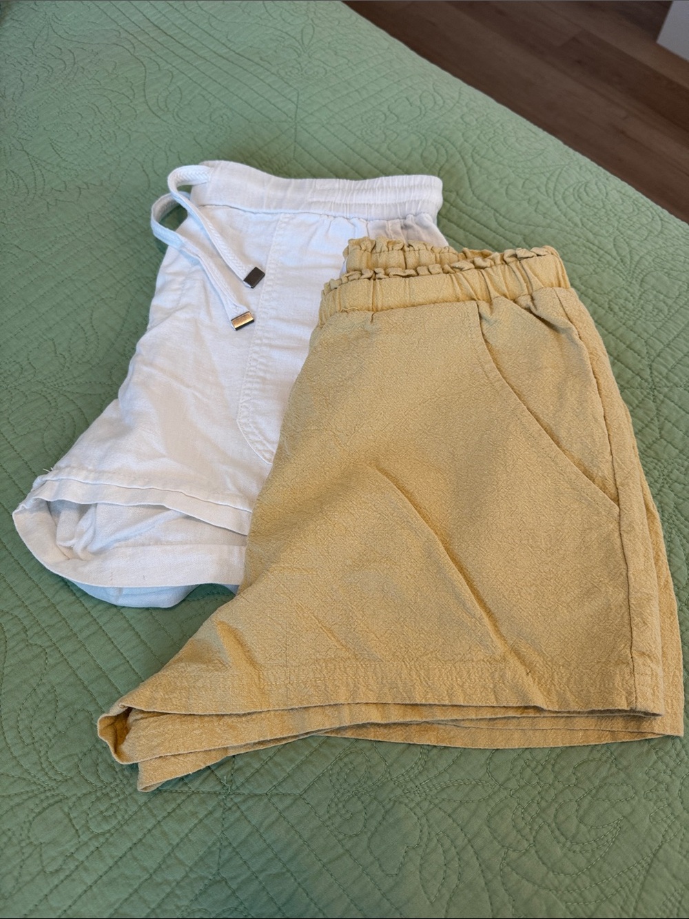 Set of Linen-Blend Shorts in White and Mustard